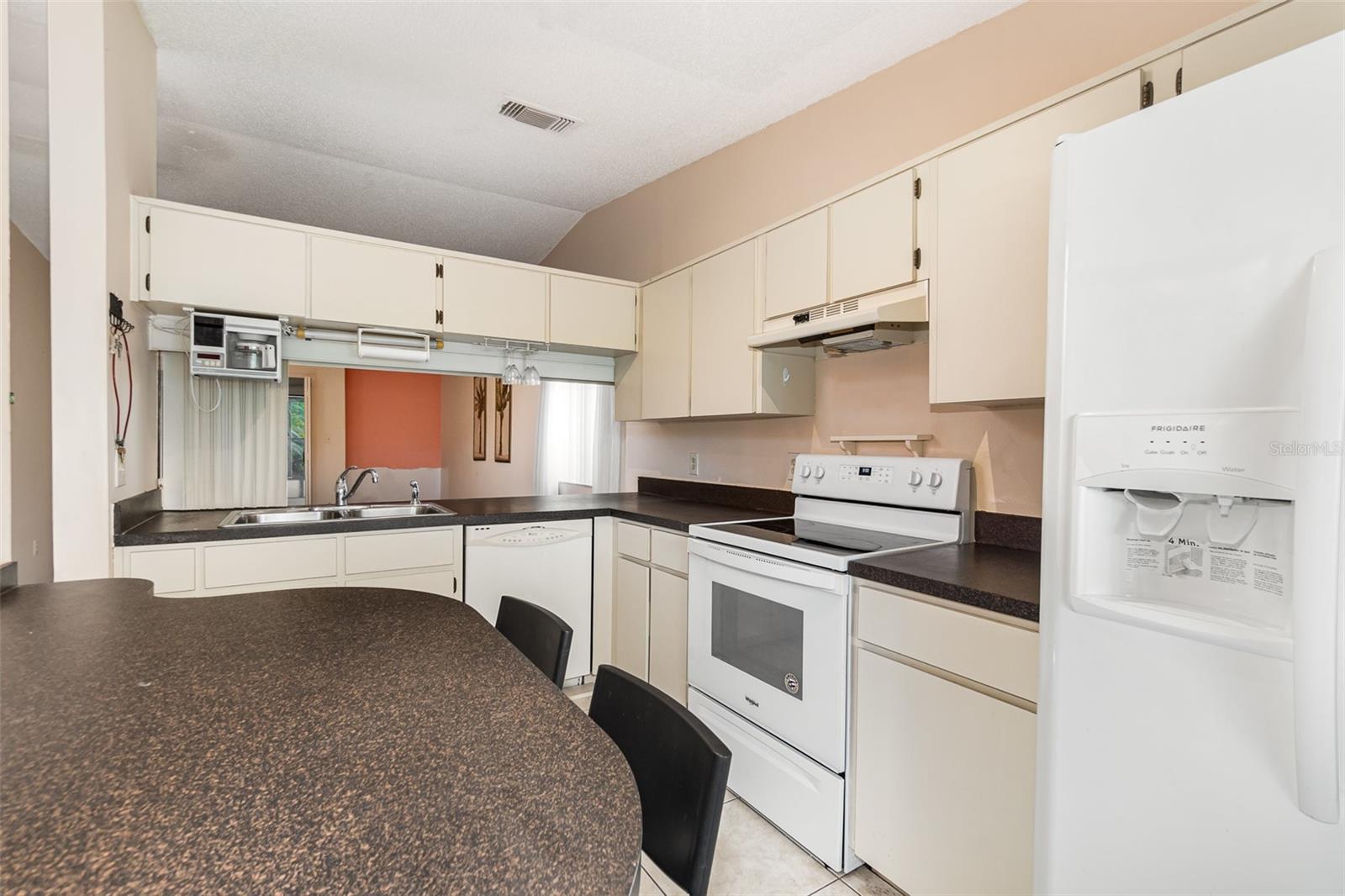 694 GOLDEN SUNSHINE CIR, ORLANDO, FL, 32807