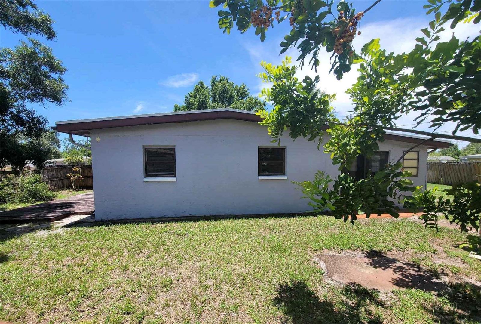 8035 ROBIN RD, SEMINOLE, FL, 33777