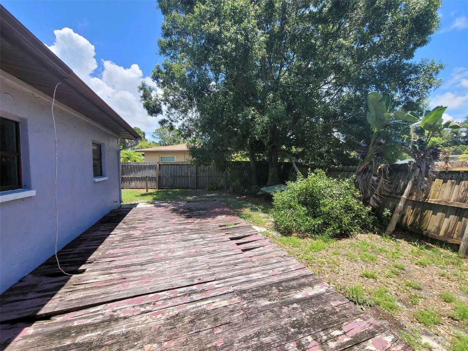 8035 ROBIN RD, SEMINOLE, FL, 33777