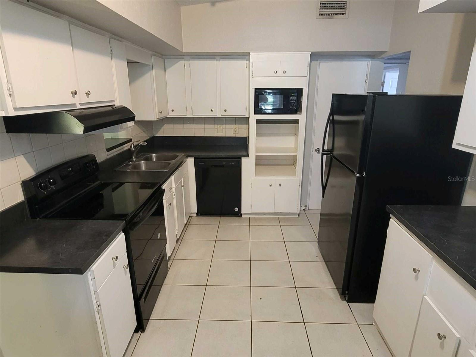 8035 ROBIN RD, SEMINOLE, FL, 33777