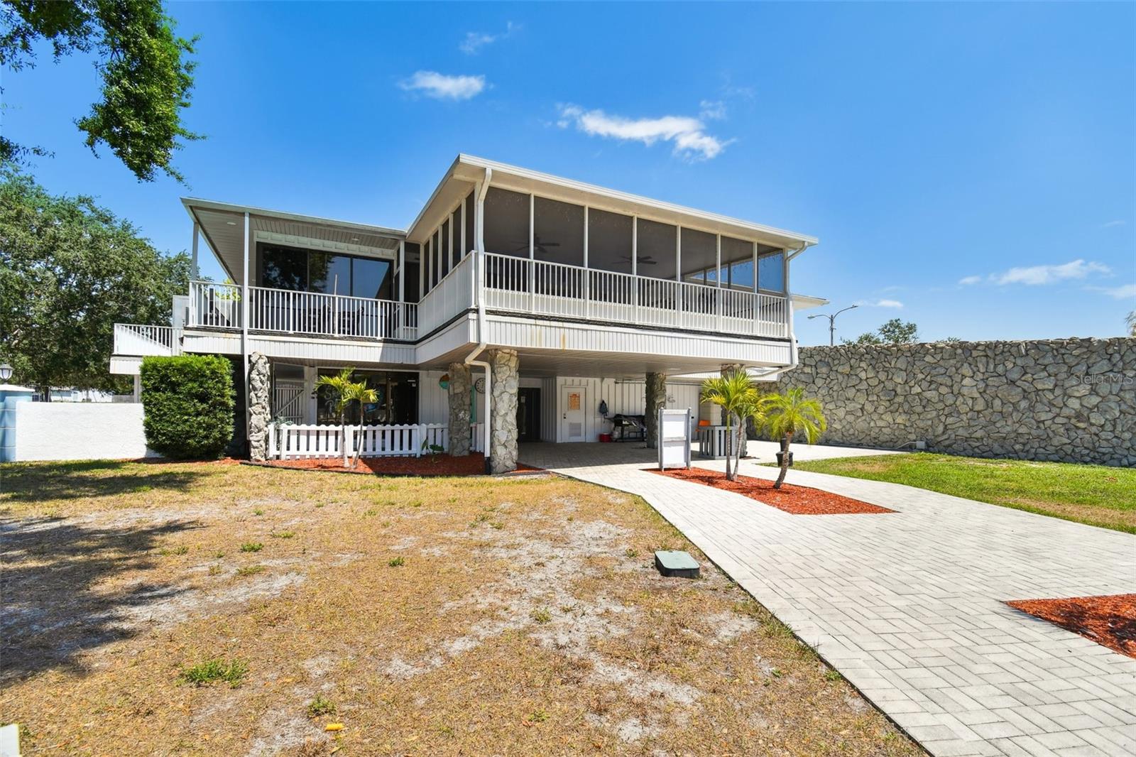 23325 CLUB VILLAS DR #2, LAND O LAKES, FL, 34639