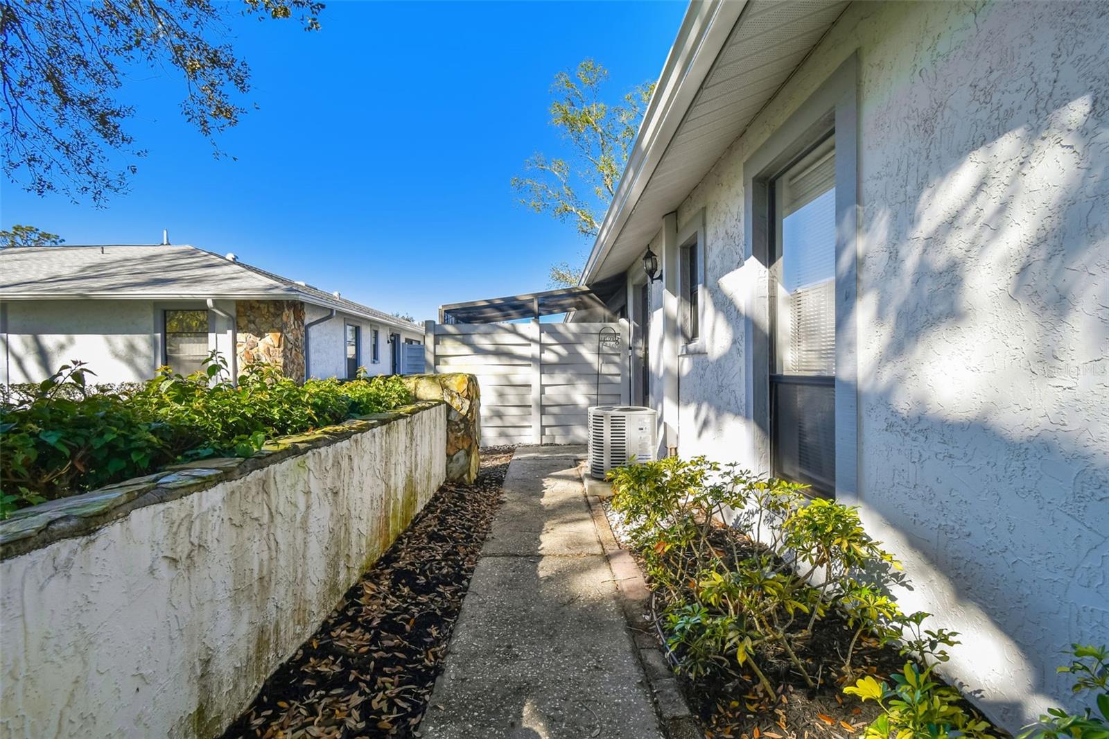 23325 CLUB VILLAS DR #2, LAND O LAKES, FL, 34639