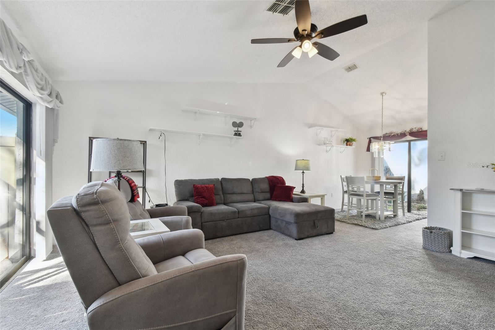 23325 CLUB VILLAS DR #2, LAND O LAKES, FL, 34639