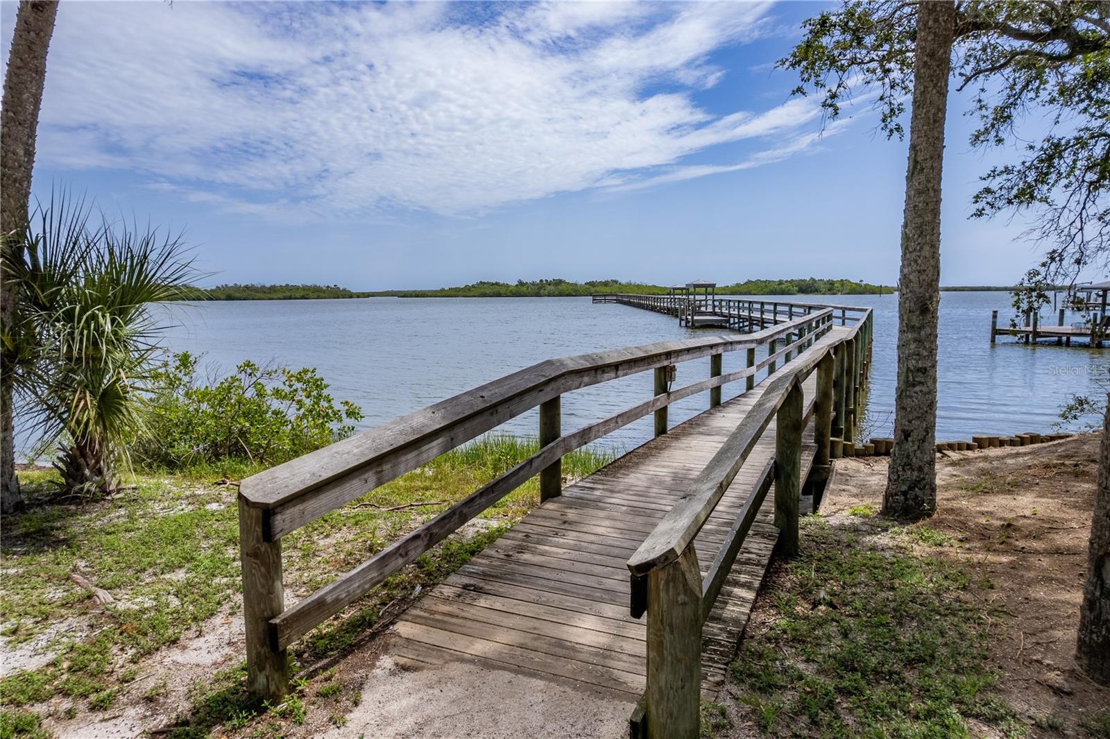 415 SIOUX BLVD, OAK HILL, FL, 32759