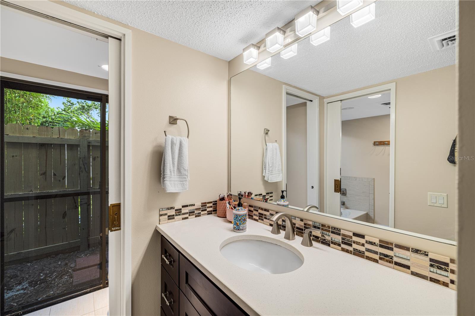 A4656355 Property Photo