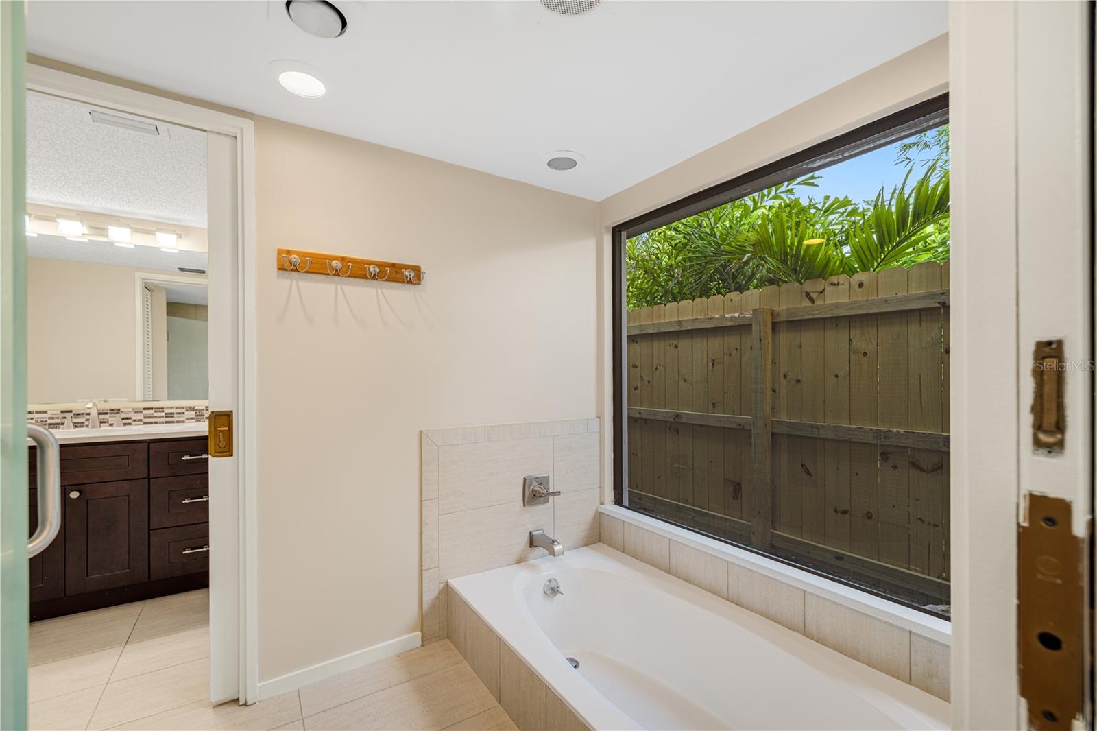 A4656355 Property Photo