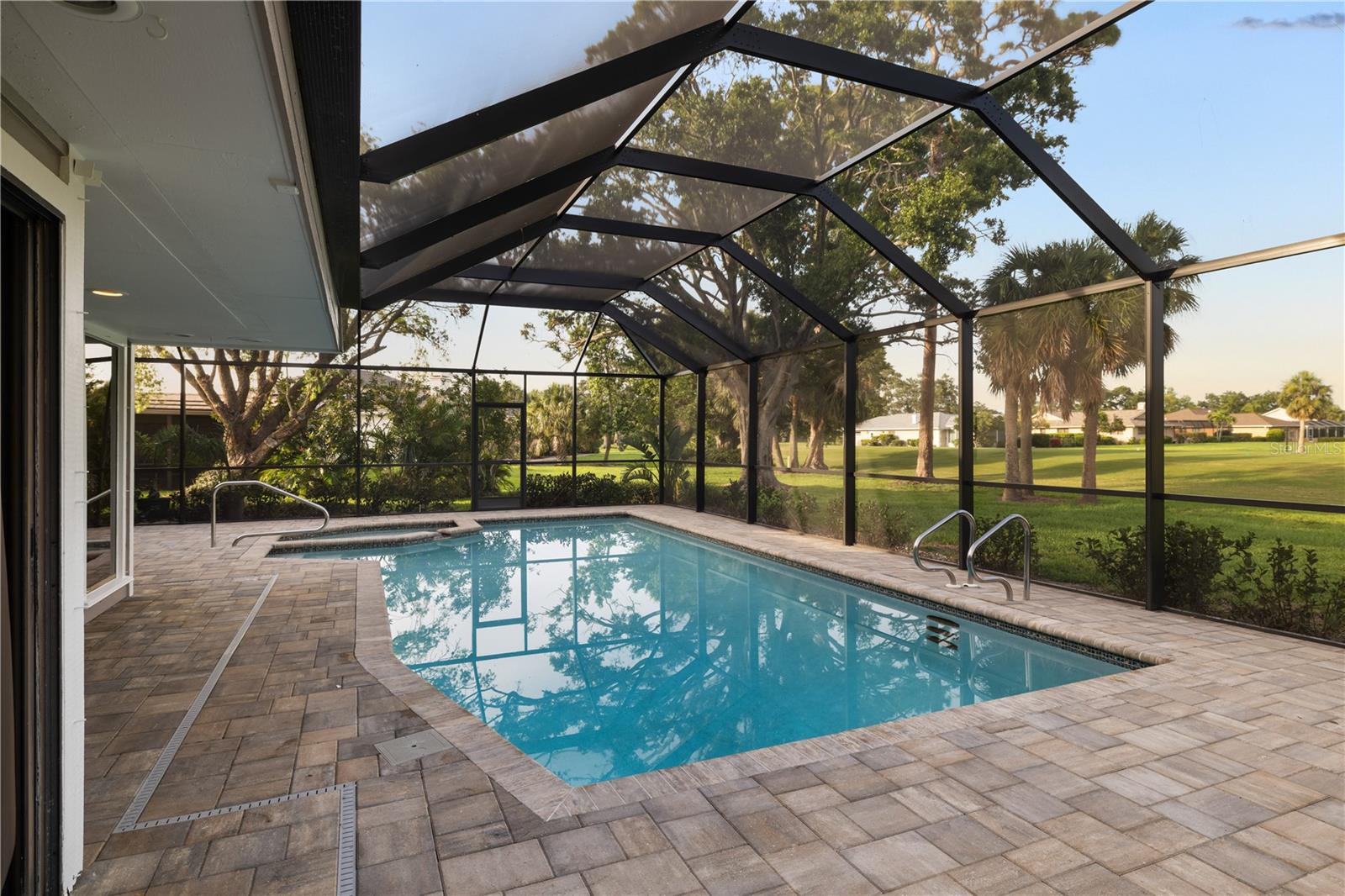 A4656355 Property Photo