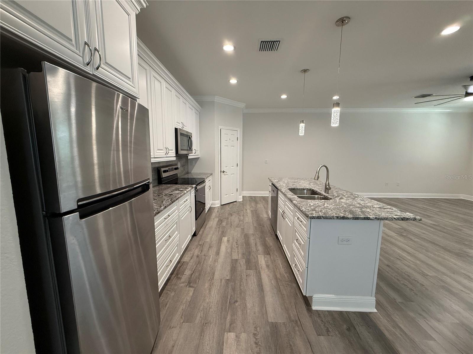 1311 W WASHINGTON ST, PLANT CITY, FL, 33563