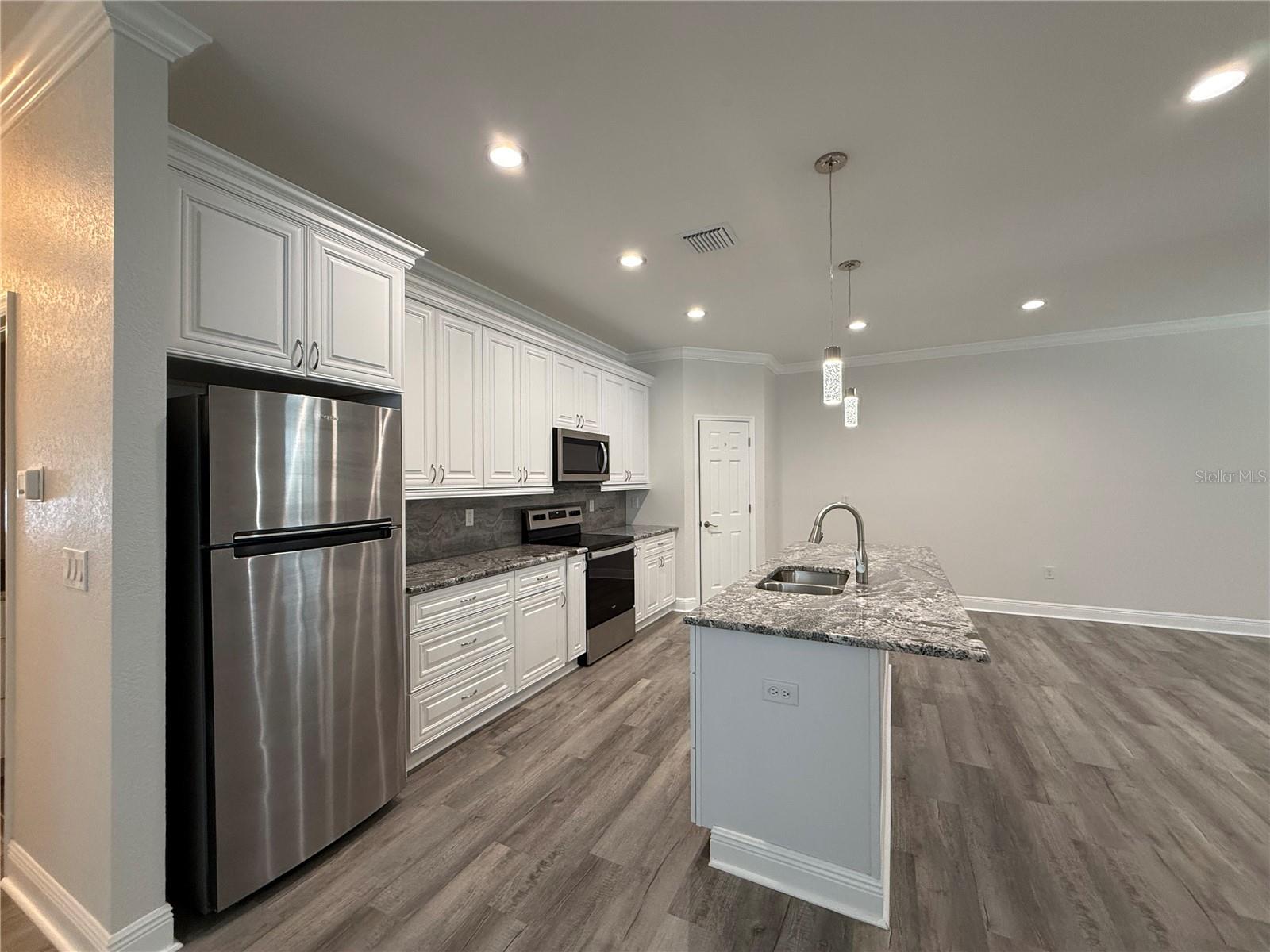 1311 W WASHINGTON ST, PLANT CITY, FL, 33563