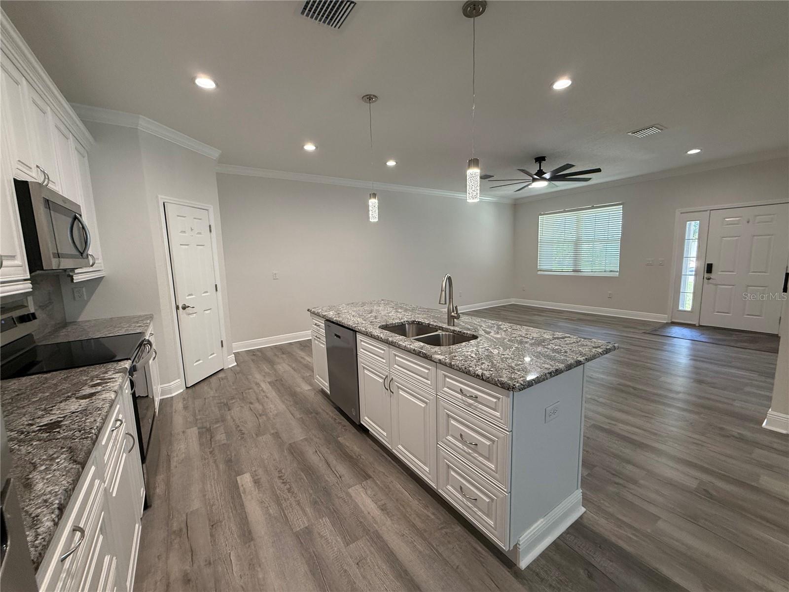 1311 W WASHINGTON ST, PLANT CITY, FL, 33563