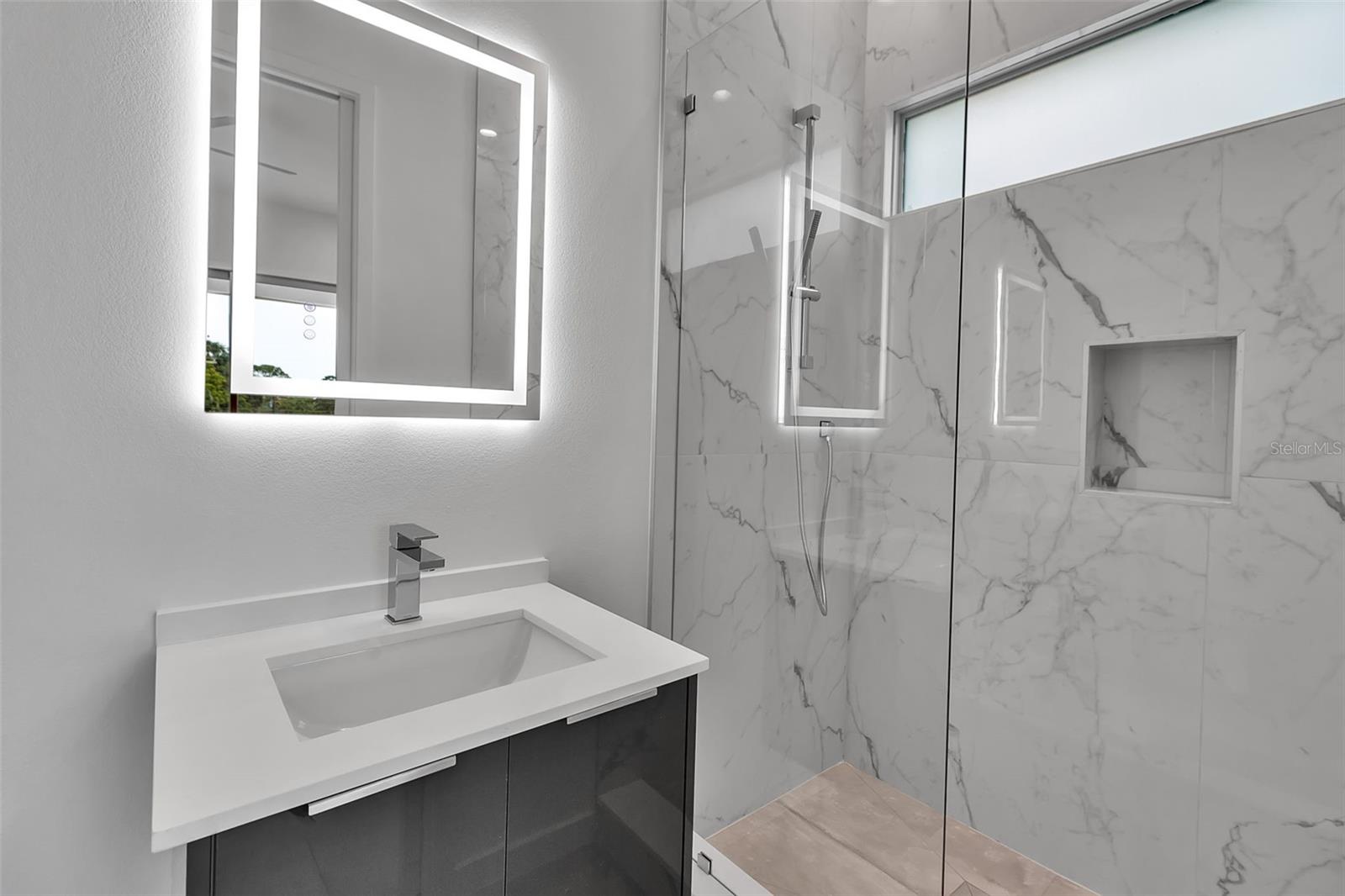 A4656371 Property Photo