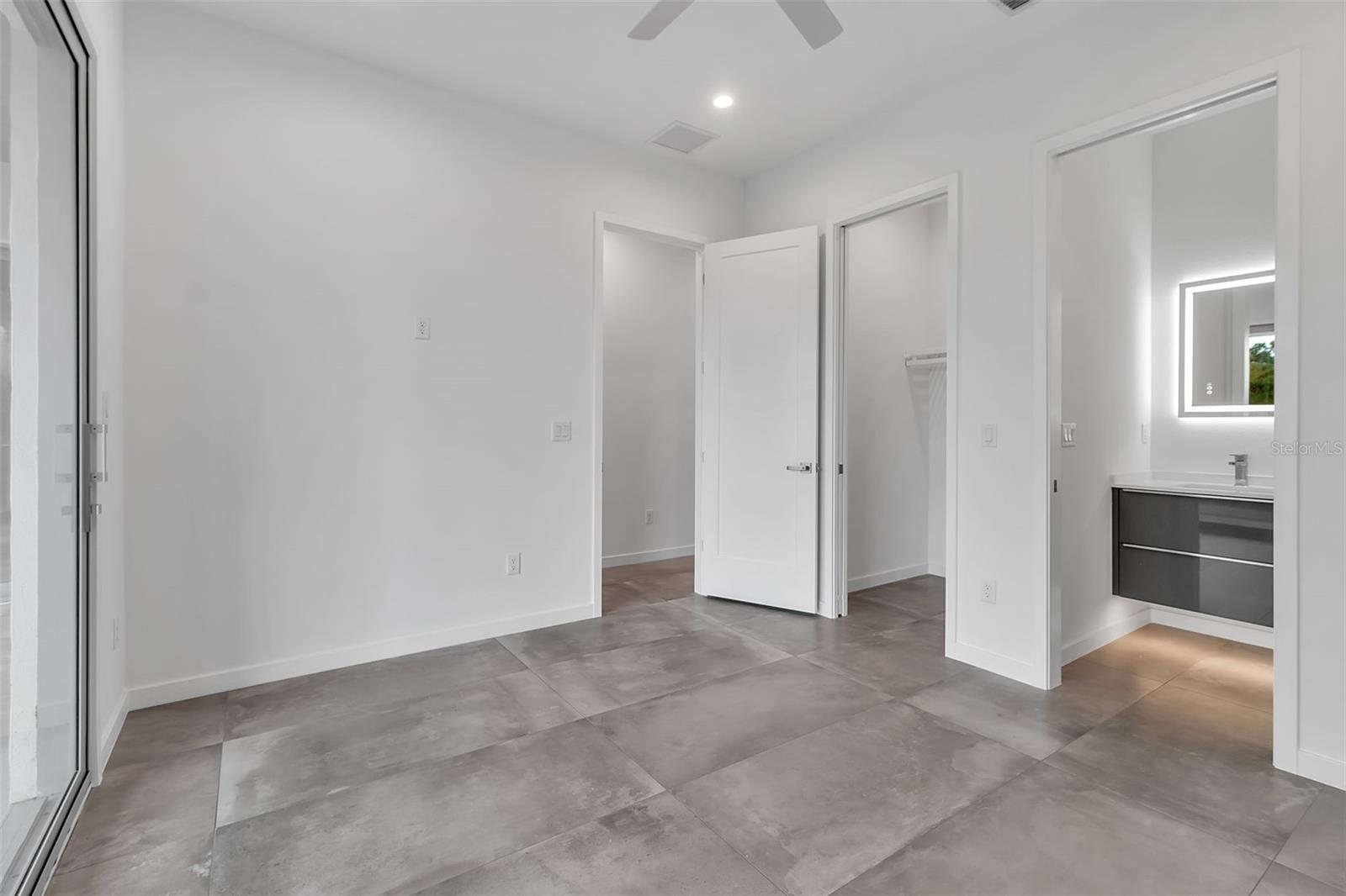 A4656371 Property Photo