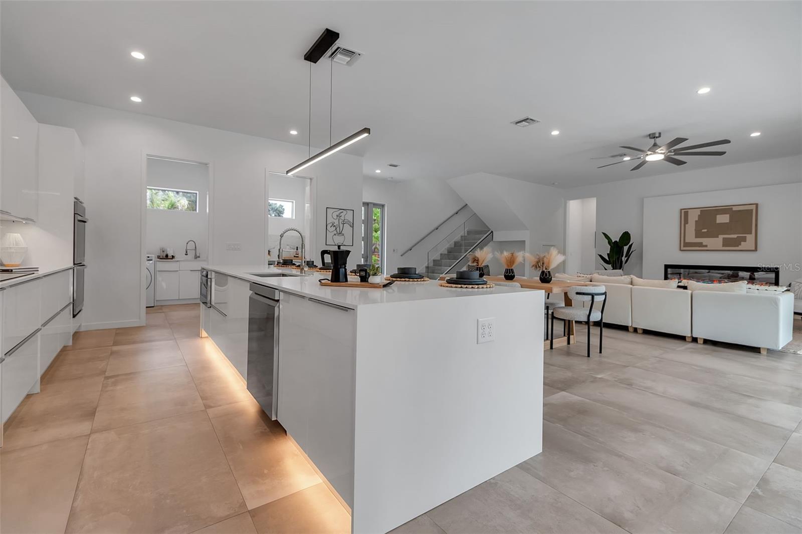 A4656371 Property Photo