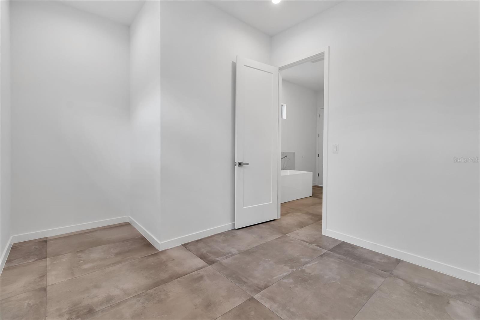 A4656371 Property Photo