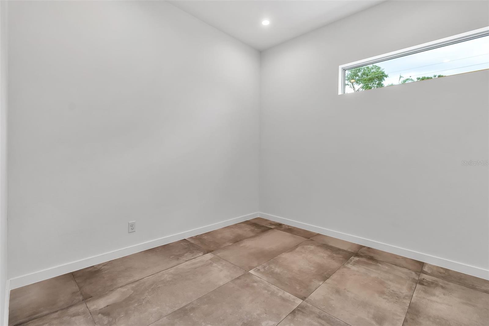 A4656371 Property Photo