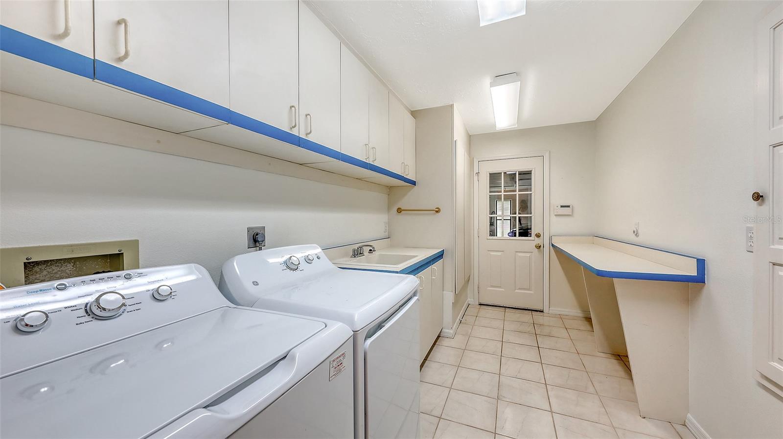 A4656378 Property Photo