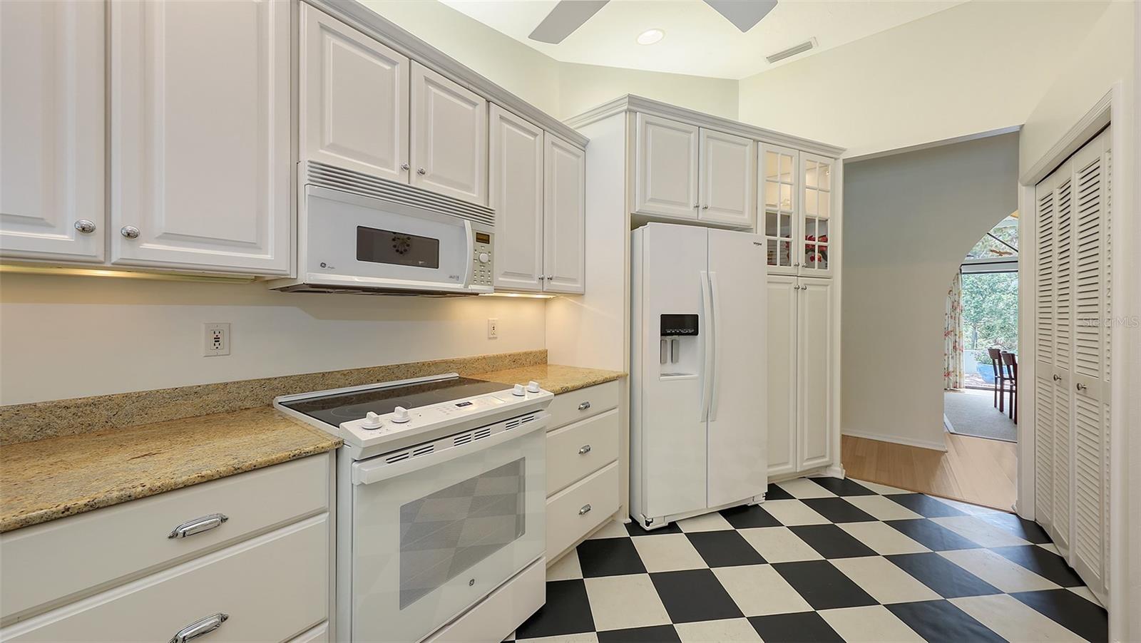 A4656378 Property Photo