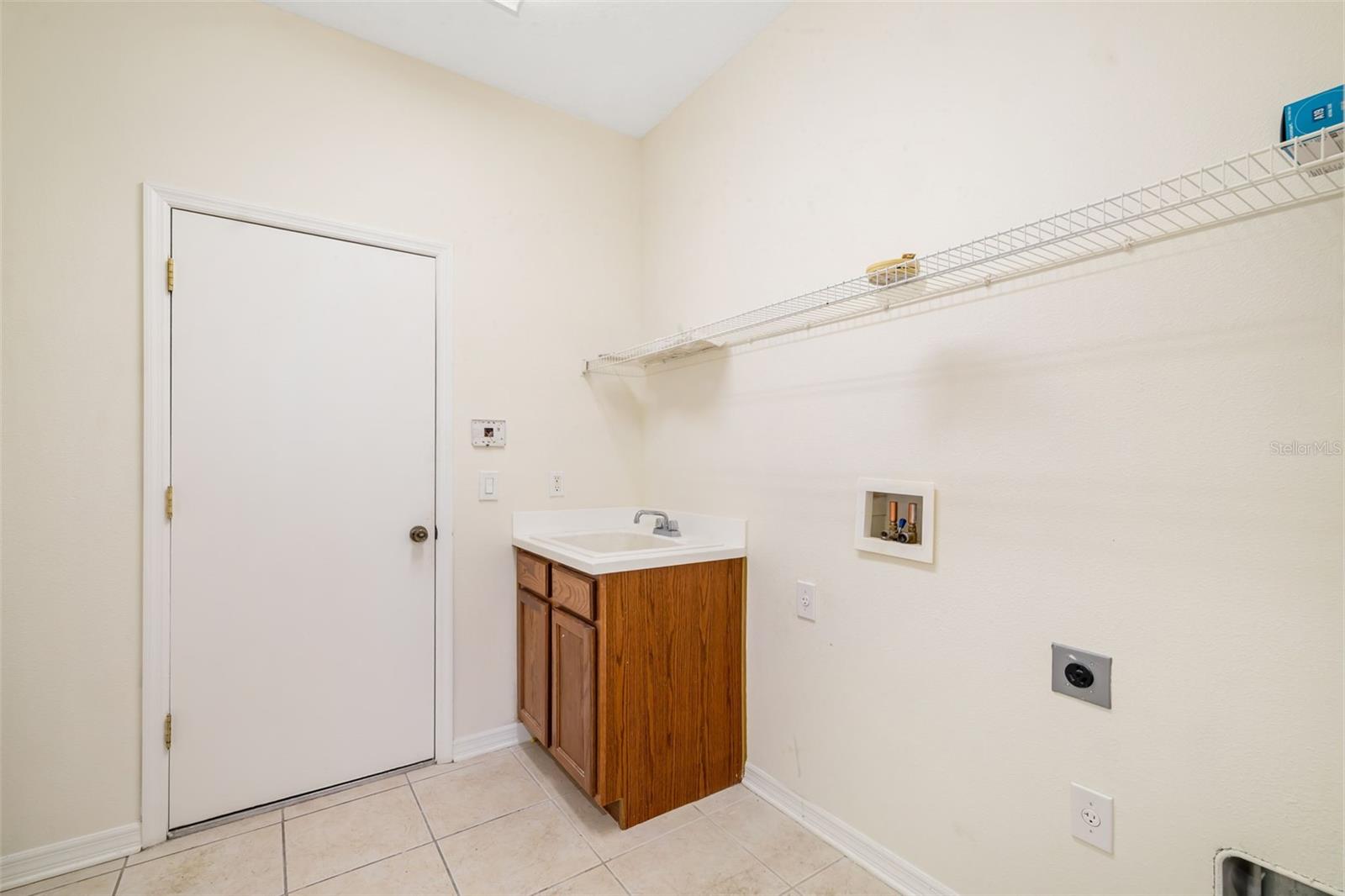 A4656385 Property Photo