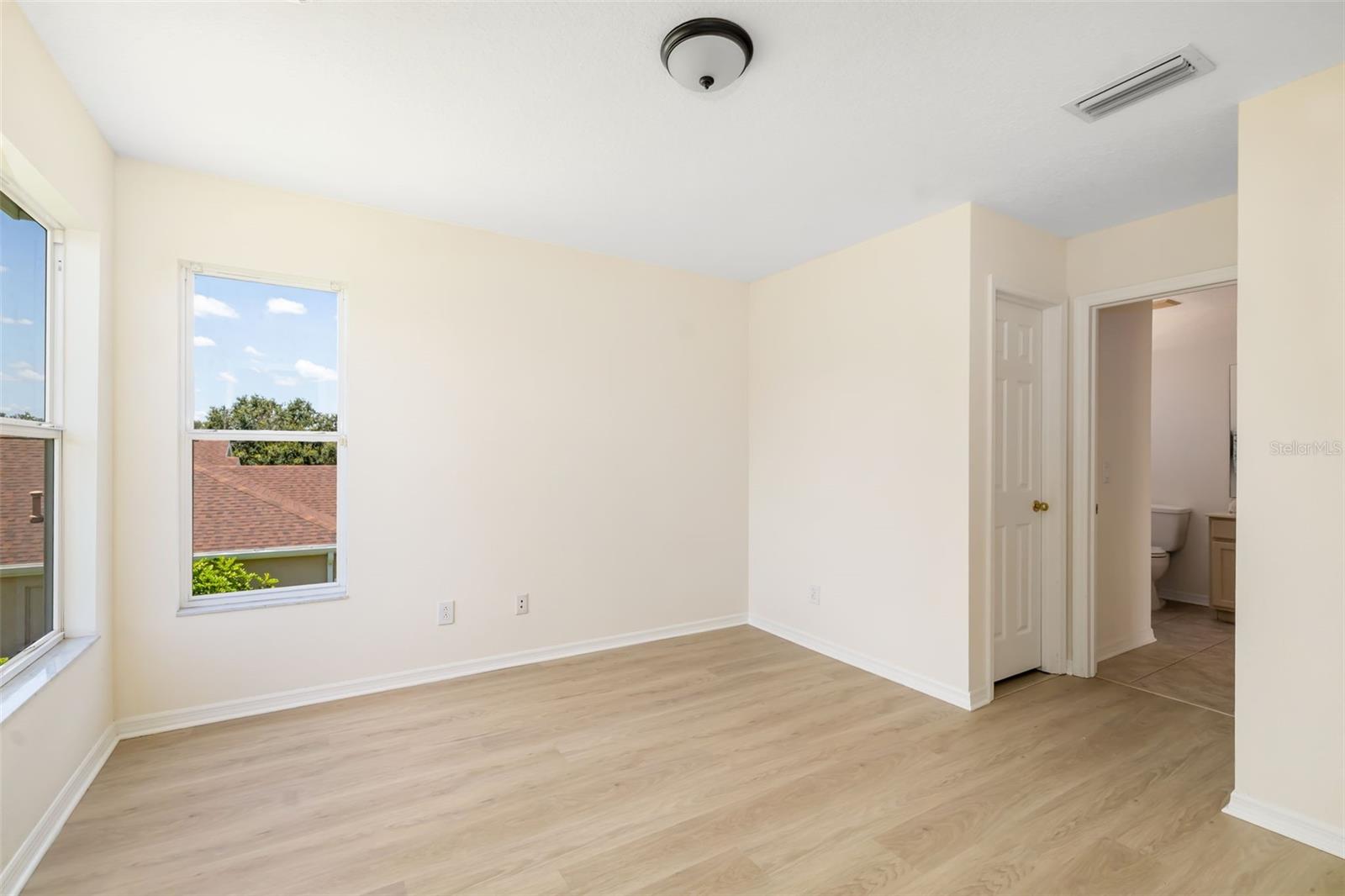 A4656385 Property Photo