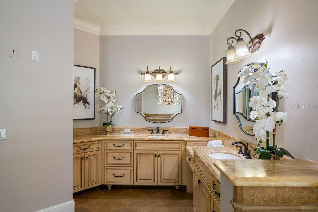 O6319674 Property Photo