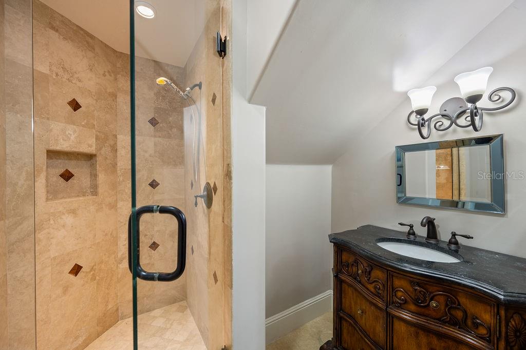 O6319674 Property Photo