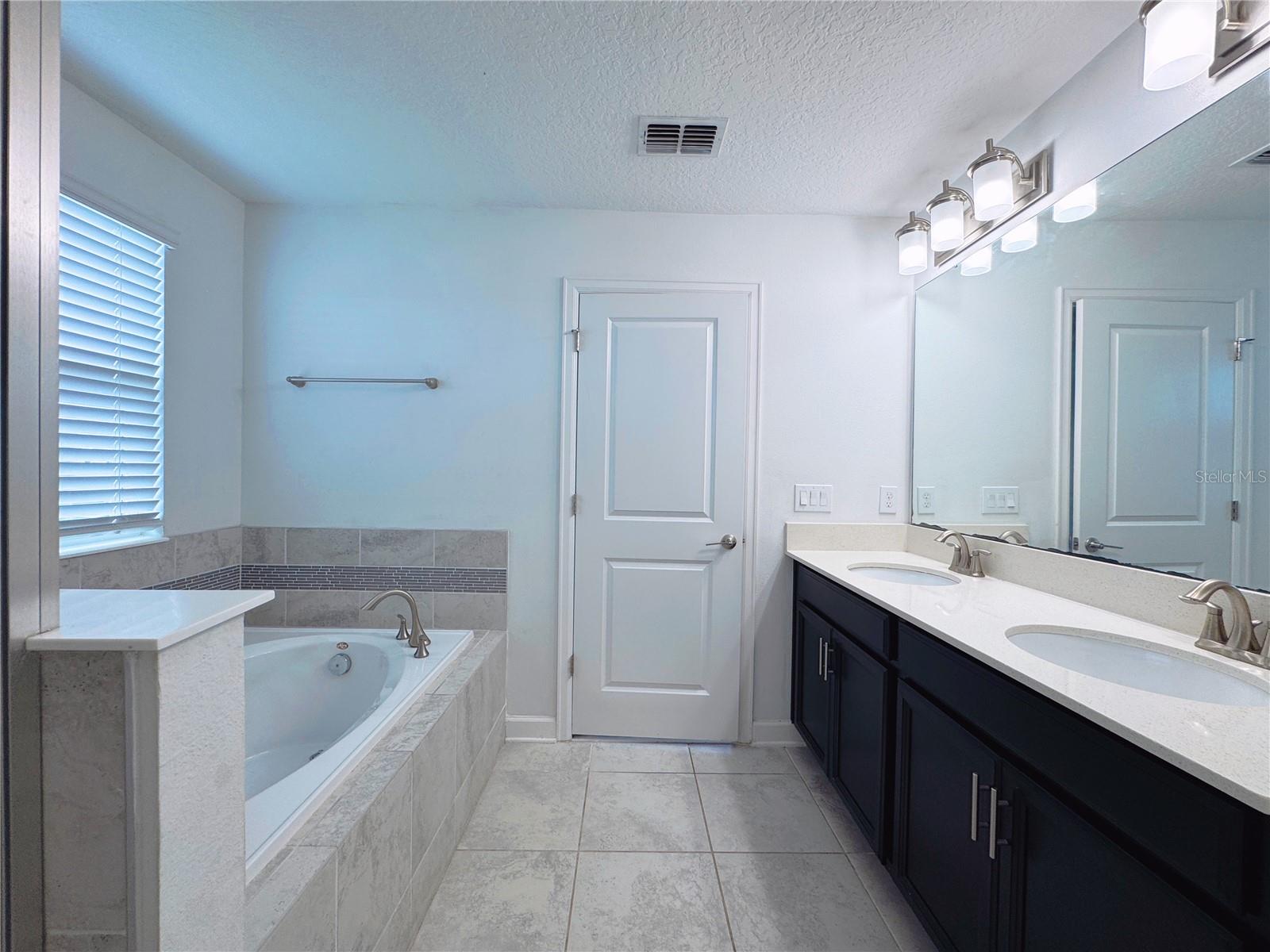 11070 LONGLEAF WOODS DR, ORLANDO, FL, 32832