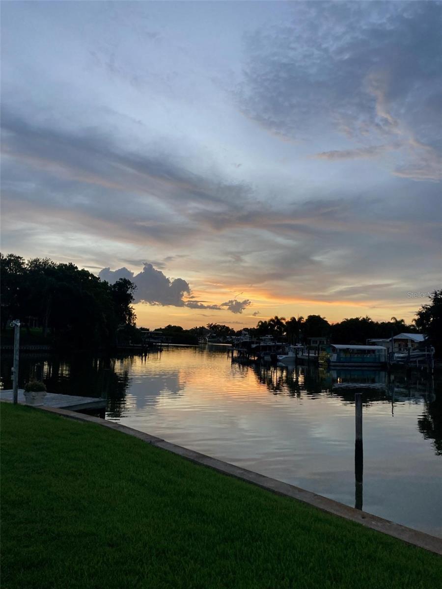 3995 SOUTH CIR, LARGO, FL, 33774