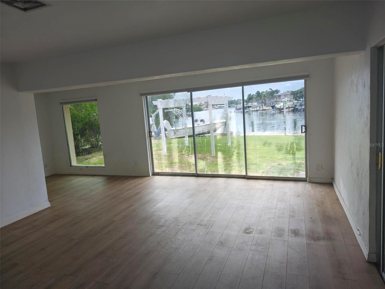 3995 SOUTH CIR, LARGO, FL, 33774