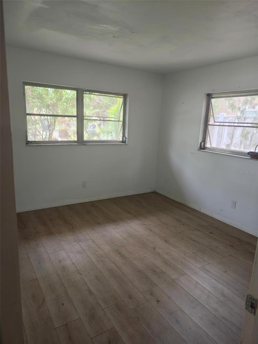 3995 SOUTH CIR, LARGO, FL, 33774