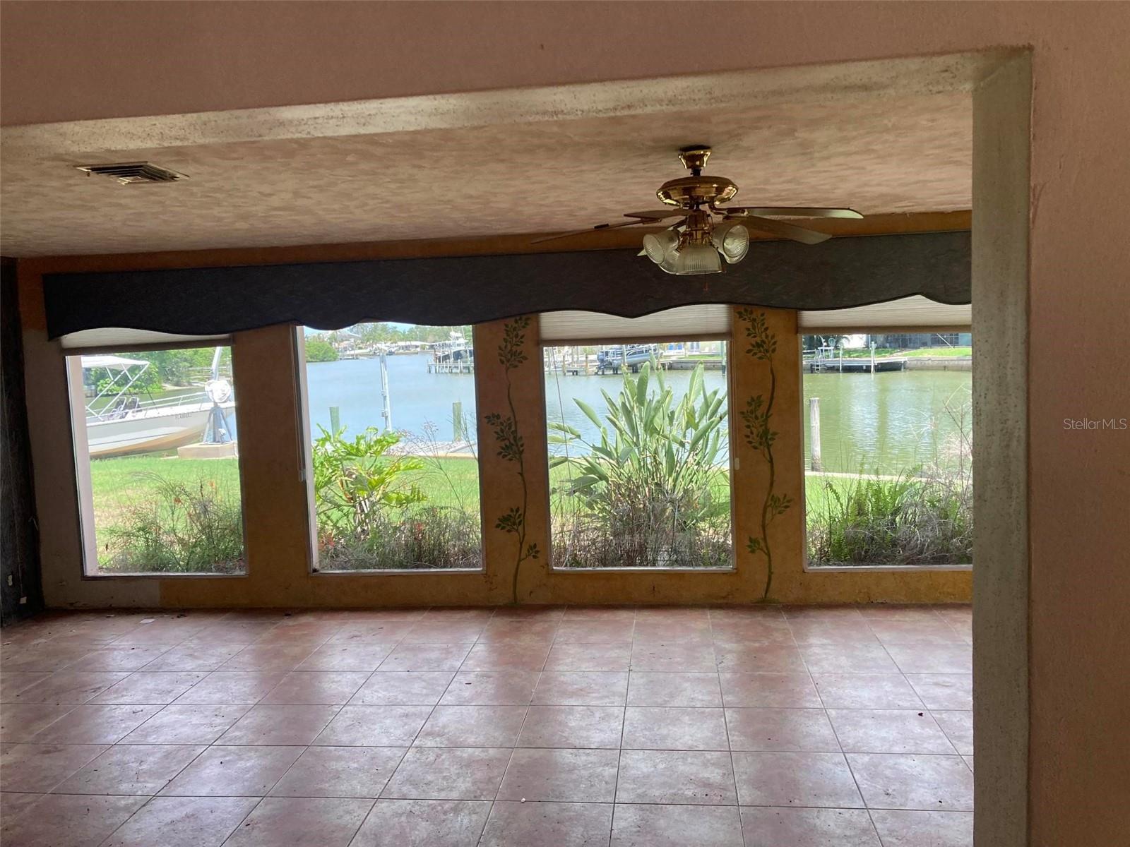 3995 SOUTH CIR, LARGO, FL, 33774