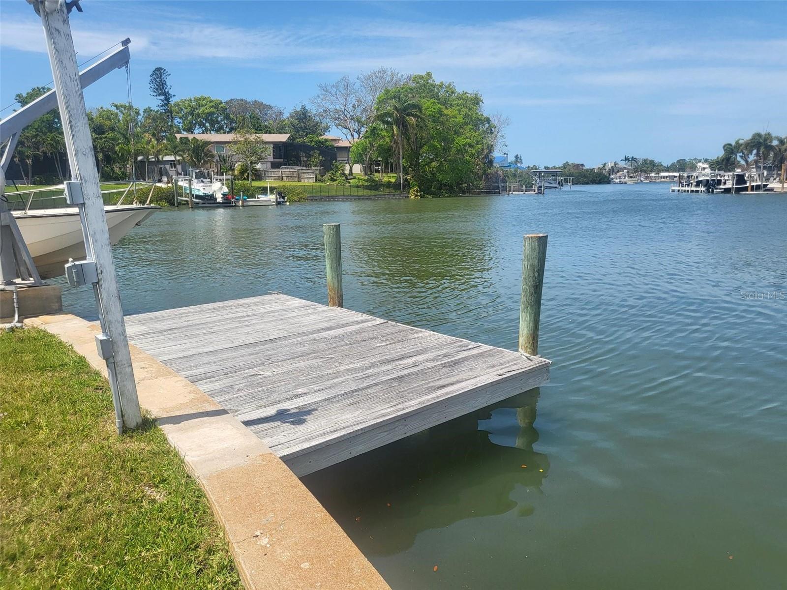 3995 SOUTH CIR, LARGO, FL, 33774