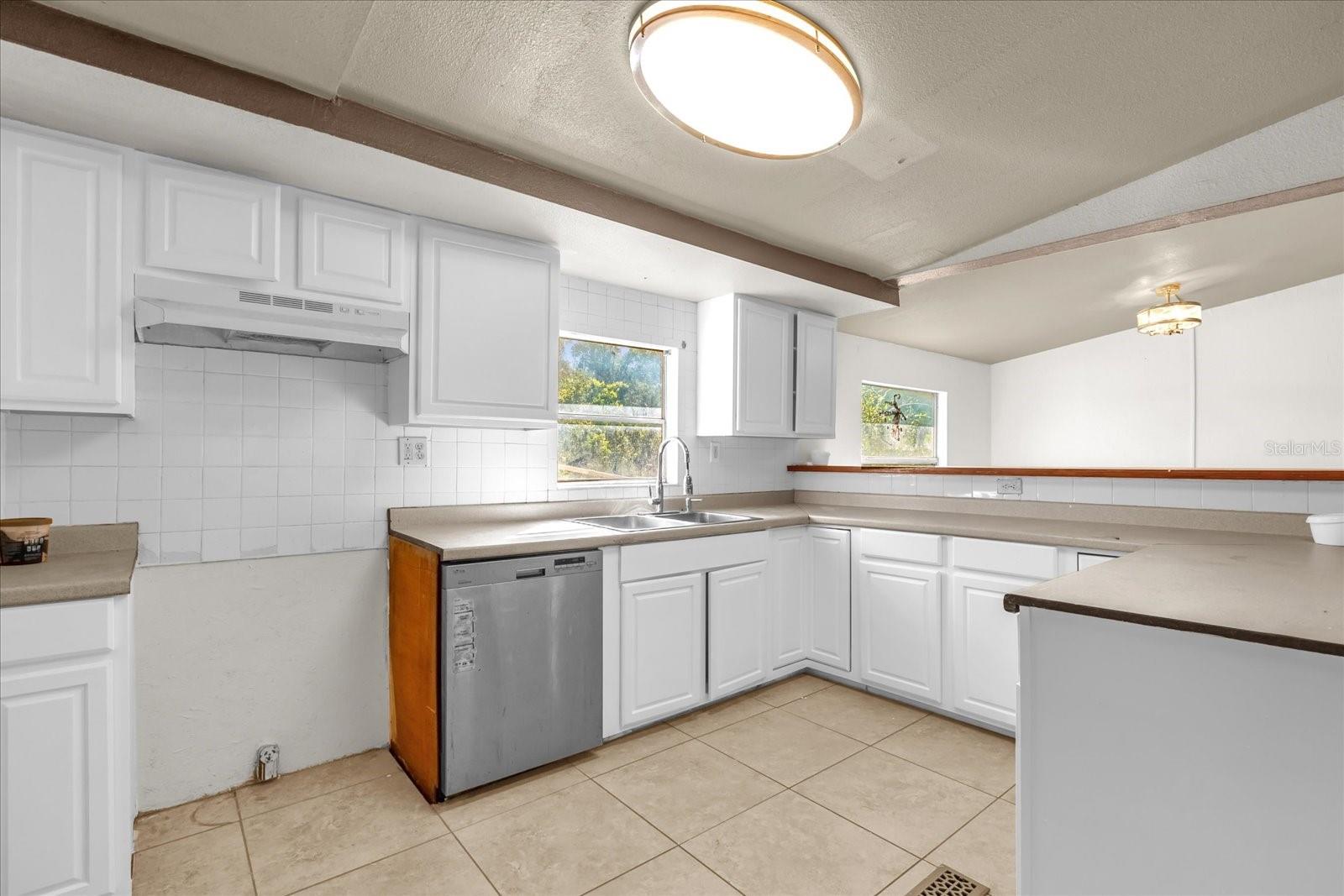 36424 COUNTY ROAD 439, EUSTIS, FL, 32736