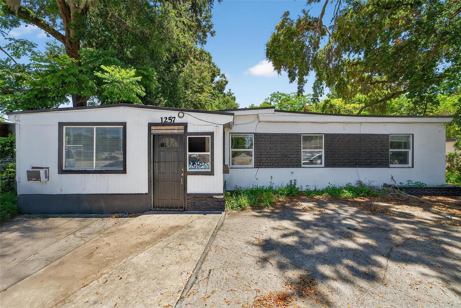 1257 N PINE HILLS RD, ORLANDO, FL, 32808