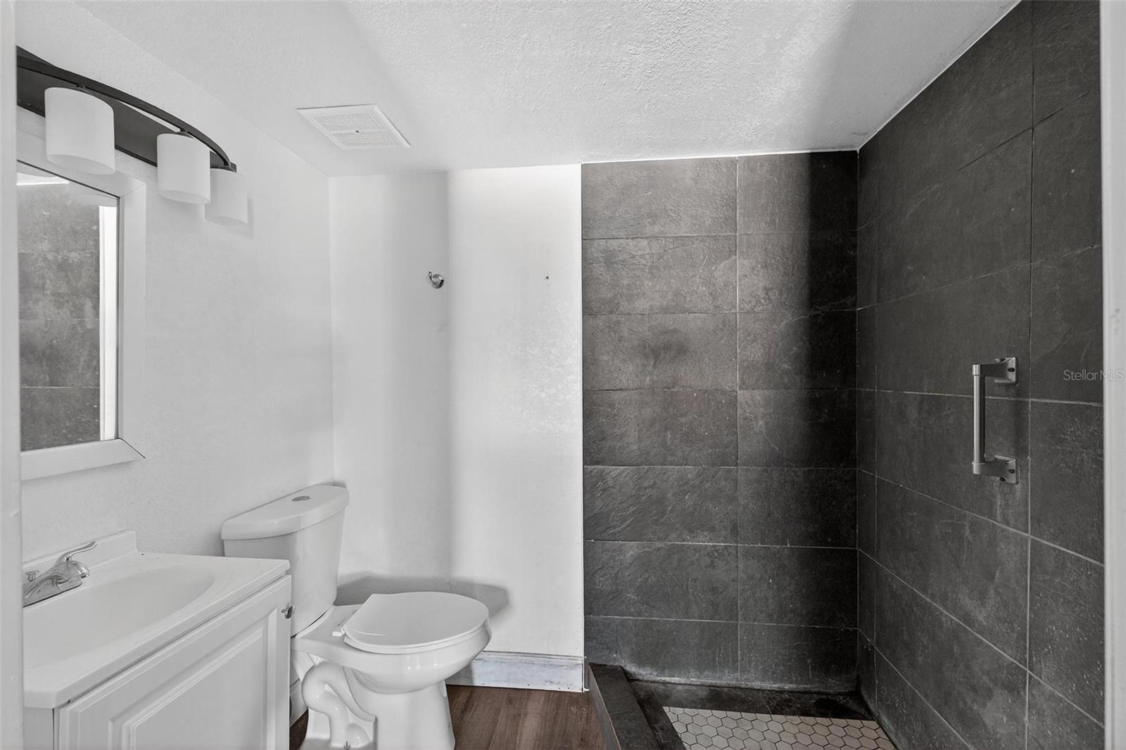 1257 N PINE HILLS RD, ORLANDO, FL, 32808