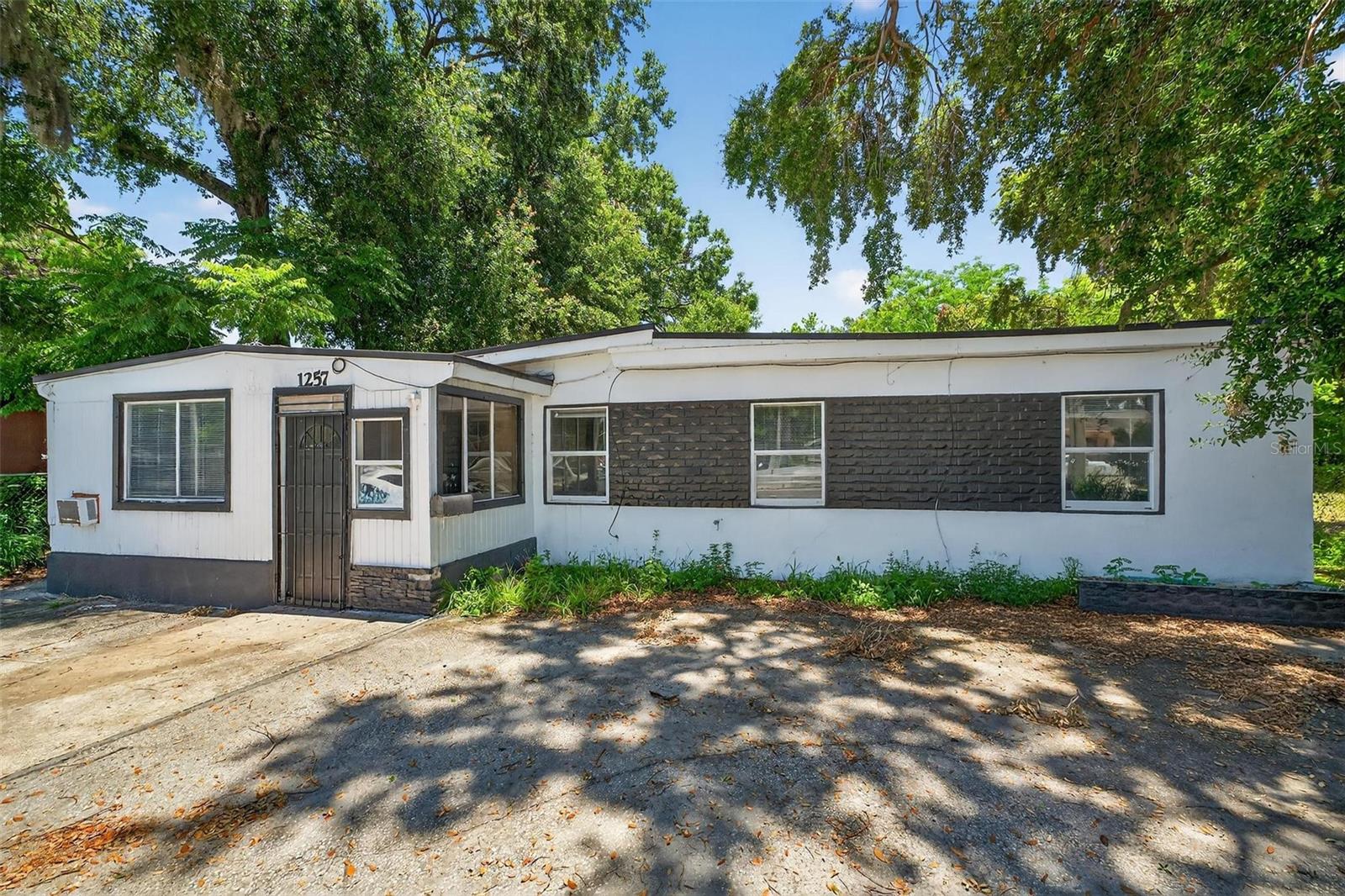 1257 N PINE HILLS RD, ORLANDO, FL, 32808