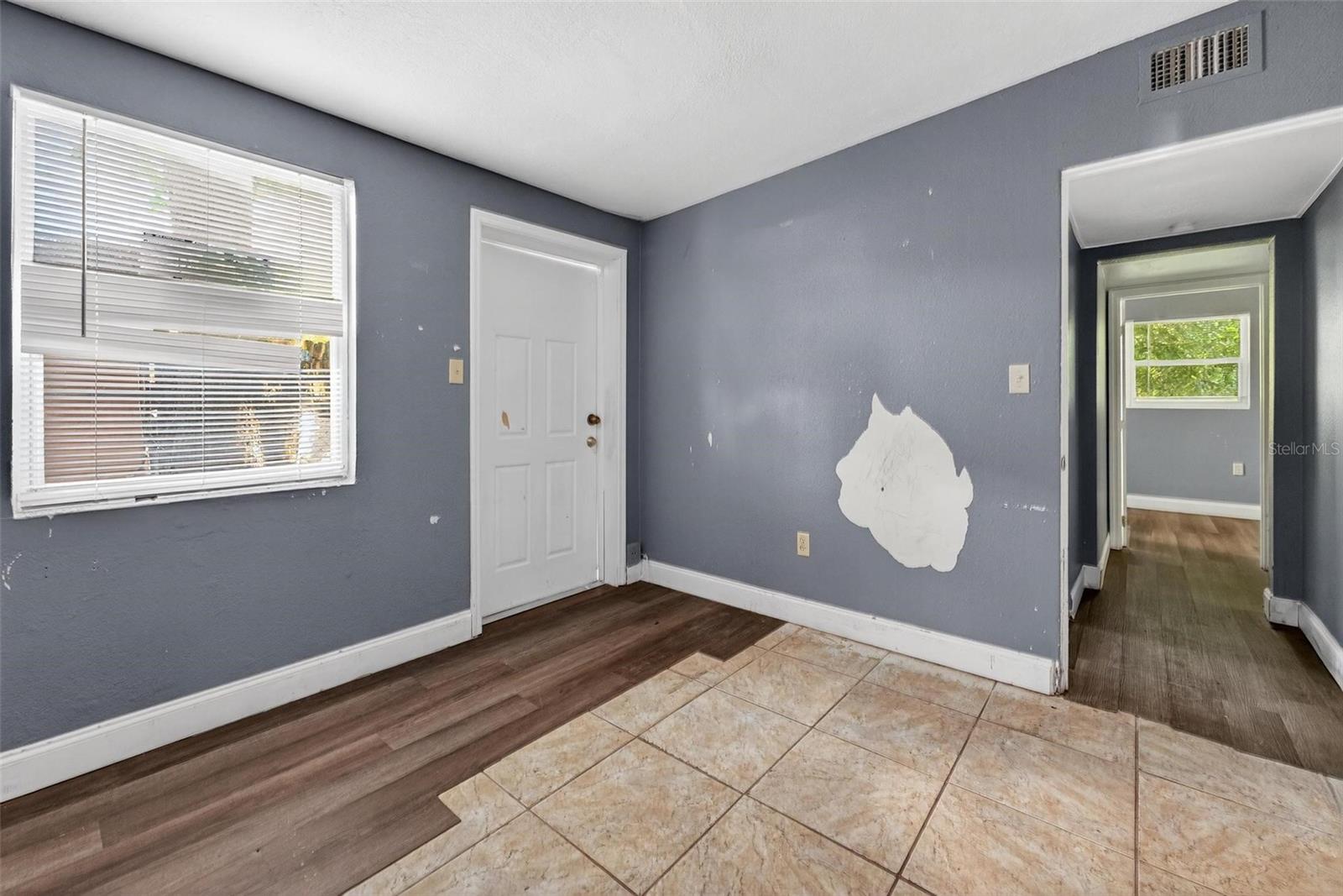 1257 N PINE HILLS RD, ORLANDO, FL, 32808