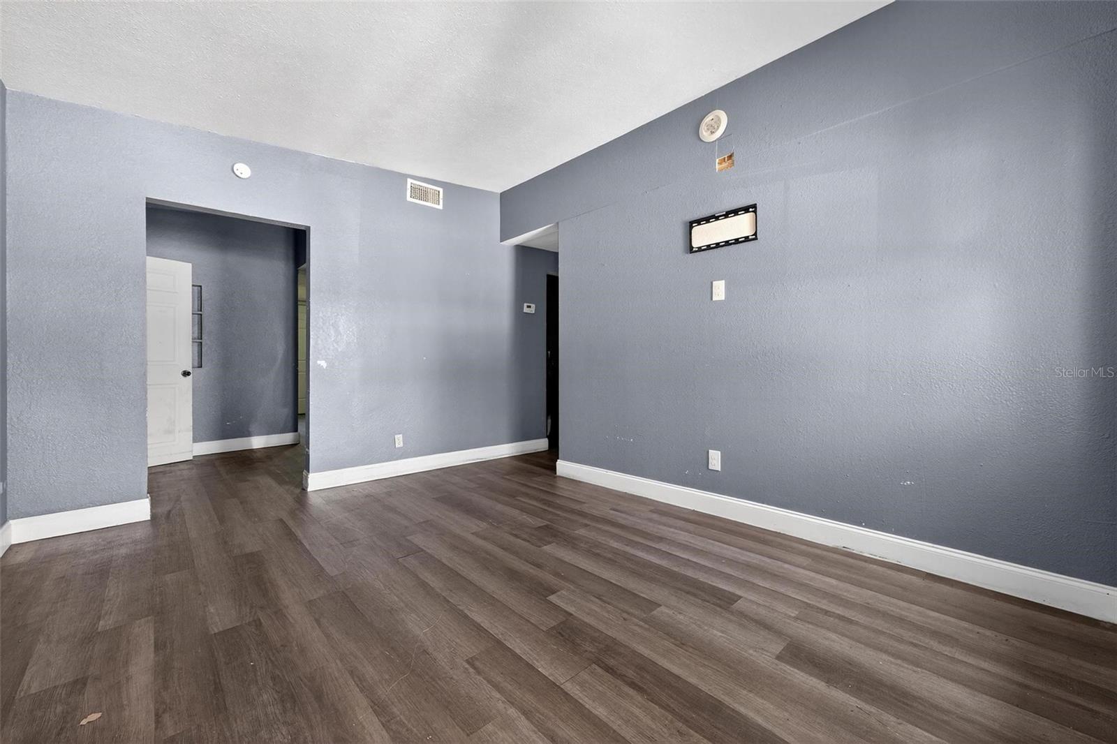 1257 N PINE HILLS RD, ORLANDO, FL, 32808