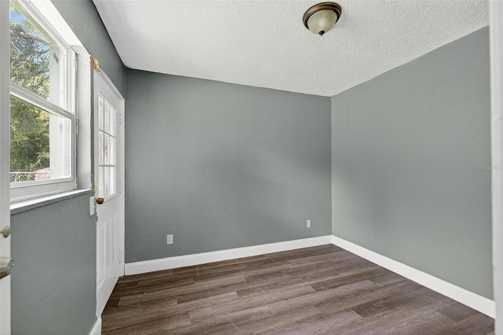 1257 N PINE HILLS RD, ORLANDO, FL, 32808