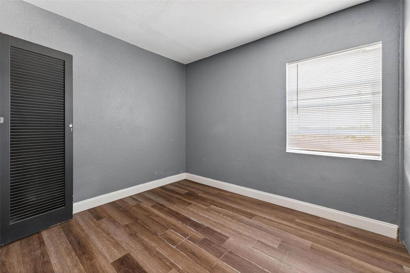 1257 N PINE HILLS RD, ORLANDO, FL, 32808