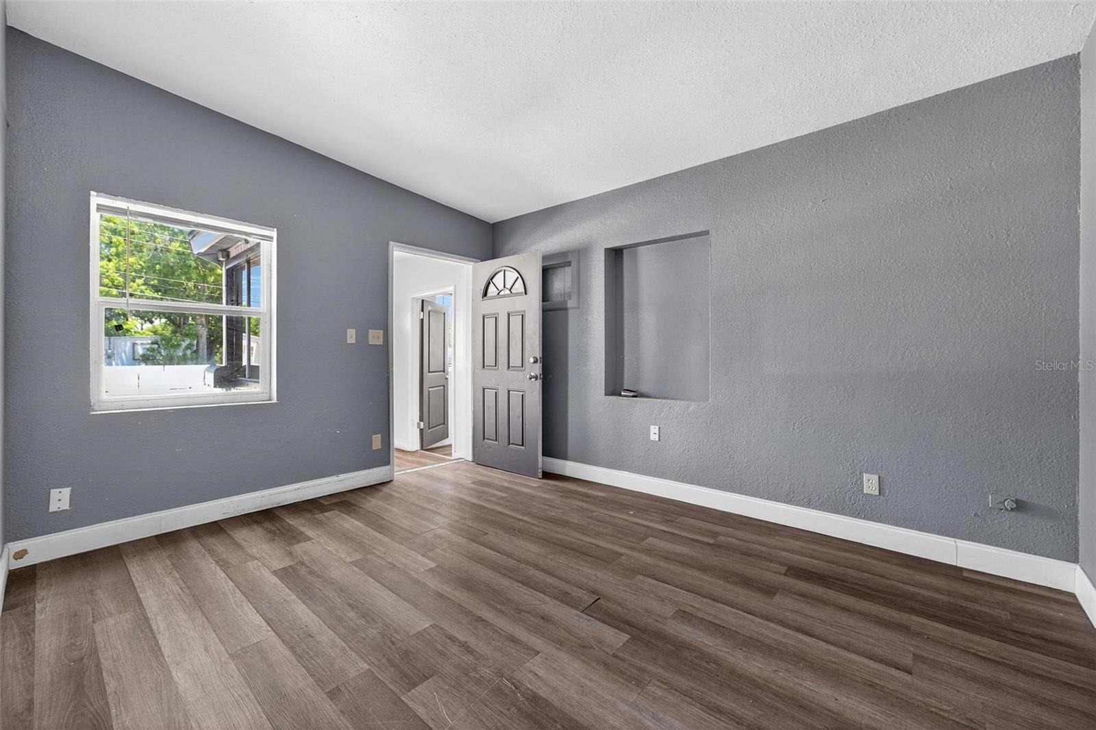 1257 N PINE HILLS RD, ORLANDO, FL, 32808