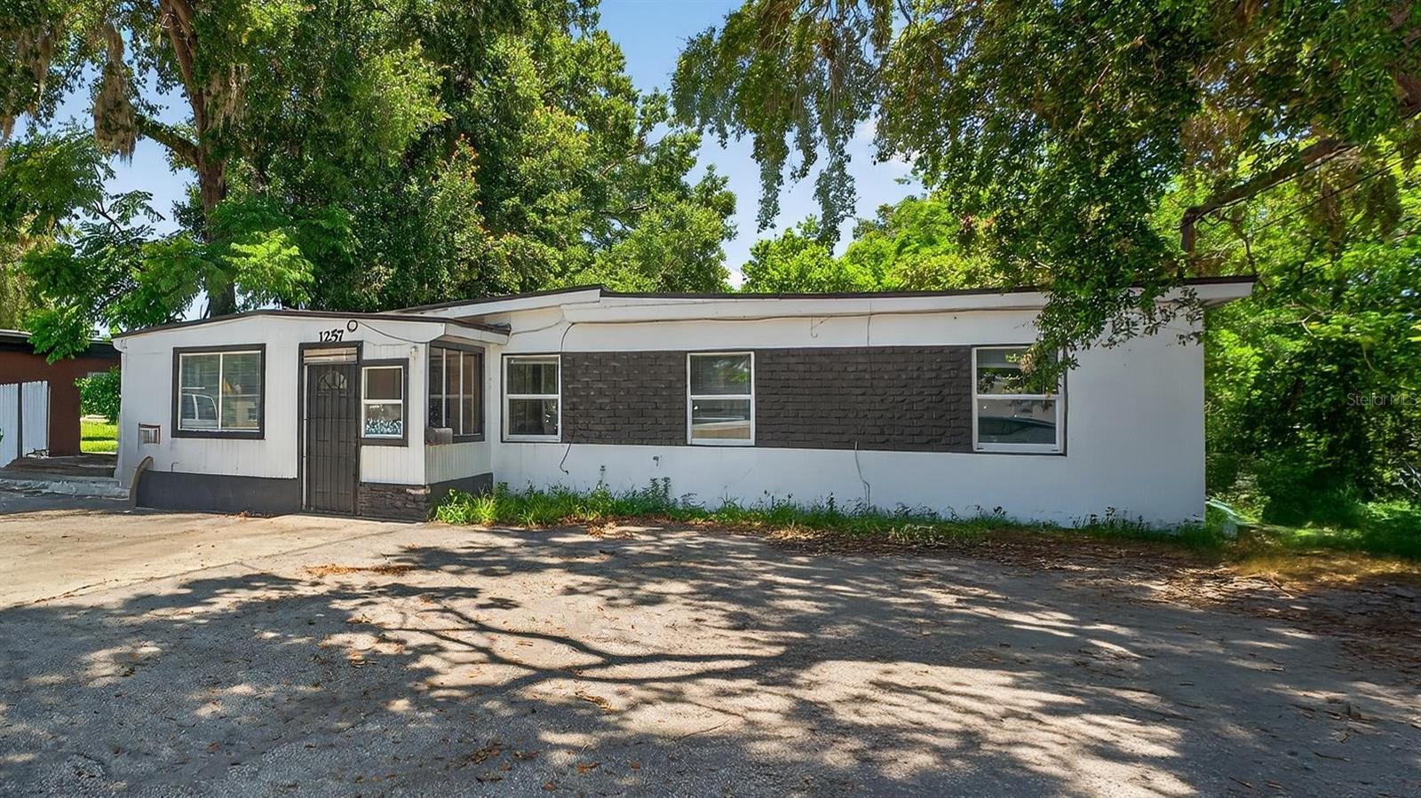 1257 N PINE HILLS RD, ORLANDO, FL, 32808