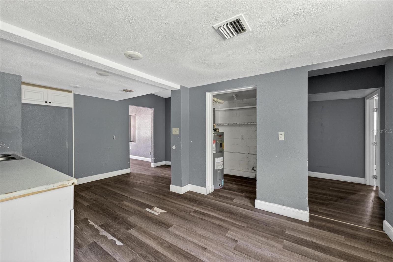 1257 N PINE HILLS RD, ORLANDO, FL, 32808