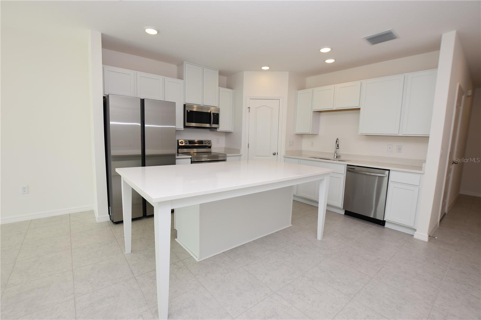 3905 ACADEMIA AVE, LAKELAND, FL, 33803