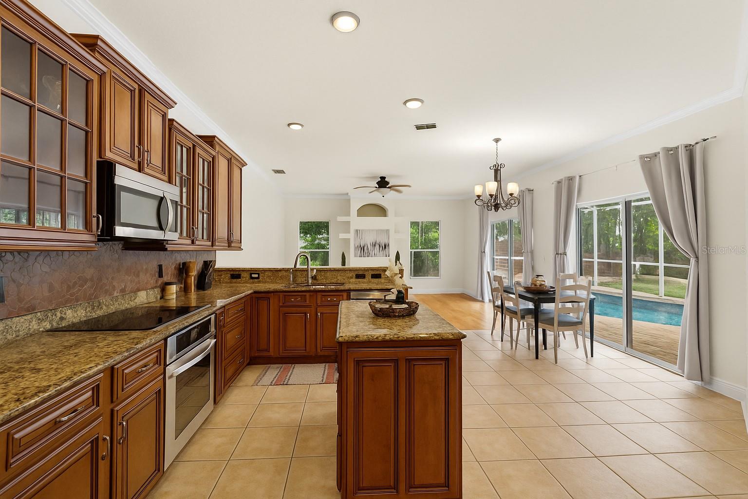 12031 MOUNTBATTEN DR, TAMPA, FL, 33626