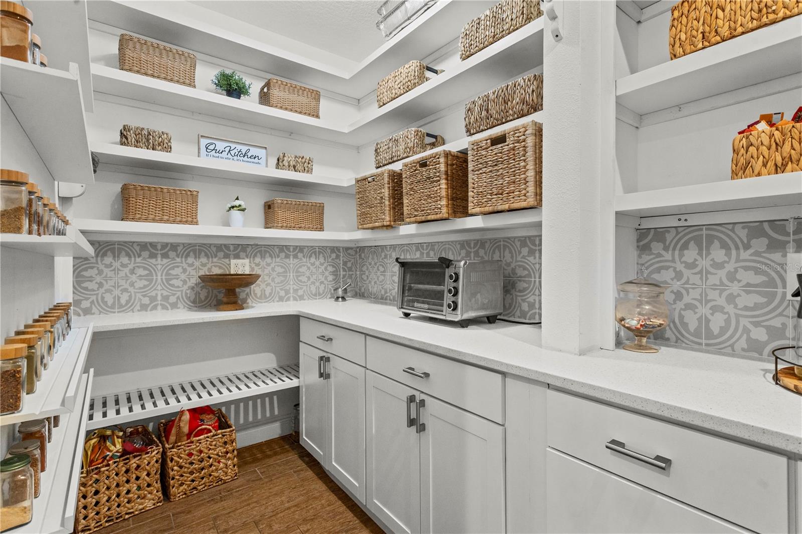 8434 CHILTON DR, ORLANDO, FL, 32836