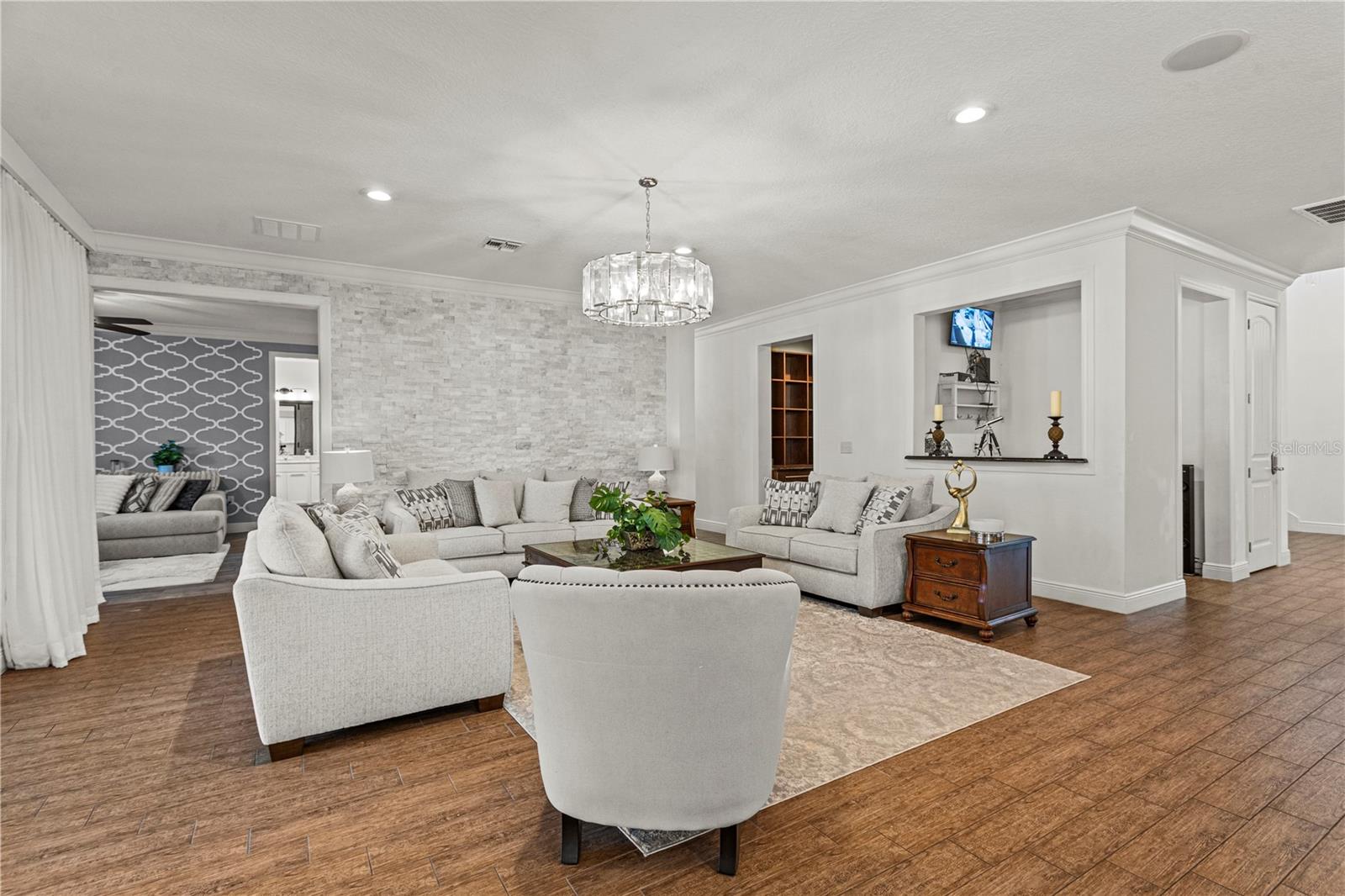 8434 CHILTON DR, ORLANDO, FL, 32836