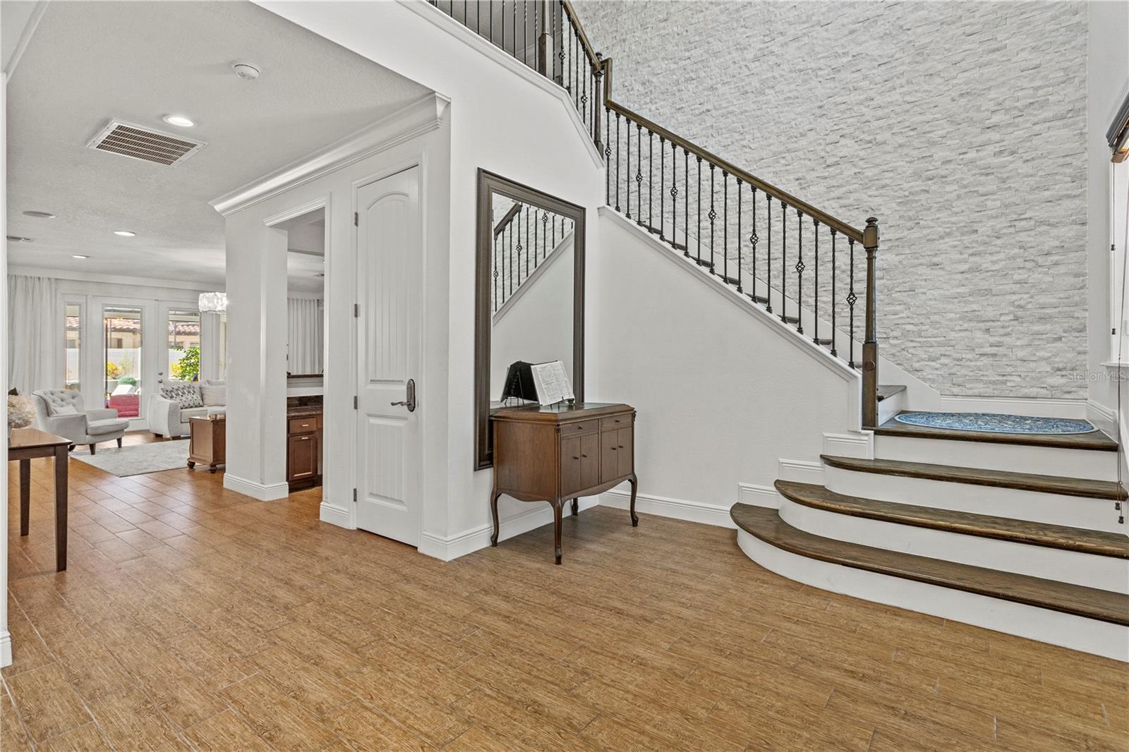 8434 CHILTON DR, ORLANDO, FL, 32836