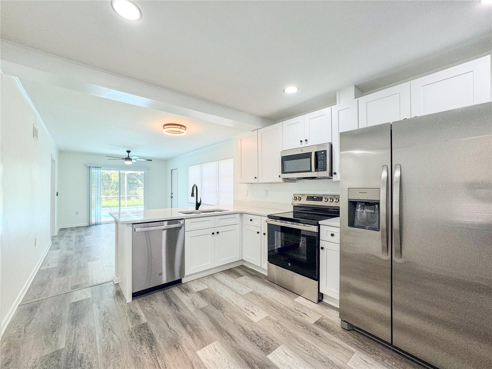 938 GLENWOOD AVE, SEBRING, FL, 33870