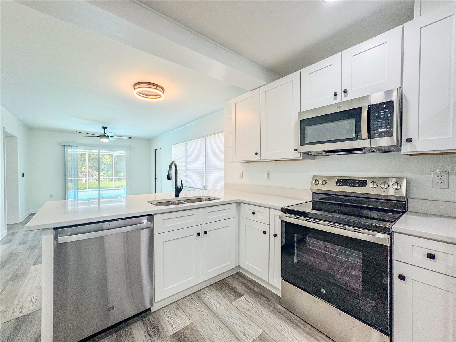 938 GLENWOOD AVE, SEBRING, FL, 33870