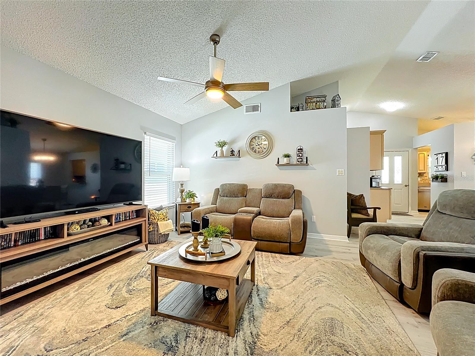 4521 EAGLEWOOD DR, LEESBURG, FL, 34748